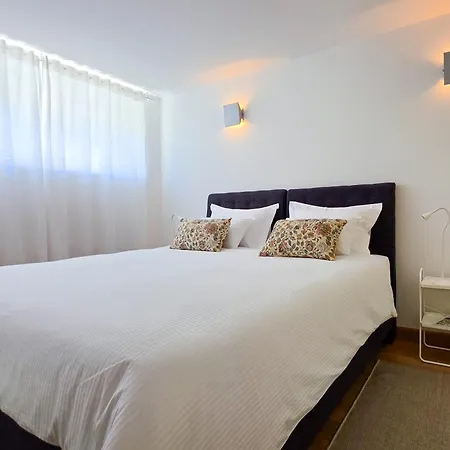 Atrio Silente - Two Connected One Bedroom - Sleeps 4 - 800 M From Old Town Apartman *
