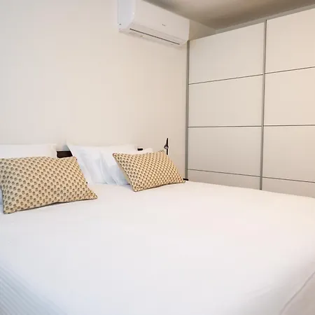 Atrio Silente - Two Connected One Bedroom - Sleeps 4 - 800 M From Old Town * Split
