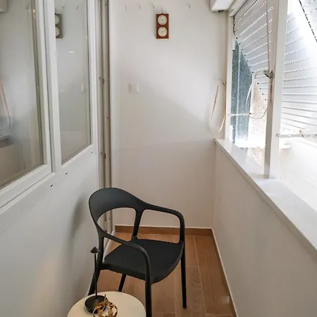 Atrio Silente - Two Connected One Bedroom - Sleeps 4 - 800 M From Old Town Apartman *
