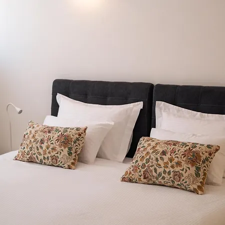 Atrio Silente - Two Connected One Bedroom - Sleeps 4 - 800 M From Old Town *