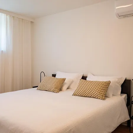 Appartamento Atrio Silente - Two Connected One Bedroom - Sleeps 4 - 800 M From Old Town Spalato
