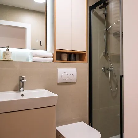 Apartman Atrio Silente - Two Connected One Bedroom - Sleeps 4 - 800 M From Old Town Split